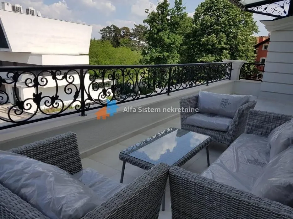 Izdavanje, stan, 215m², Savski Venac, Beograd