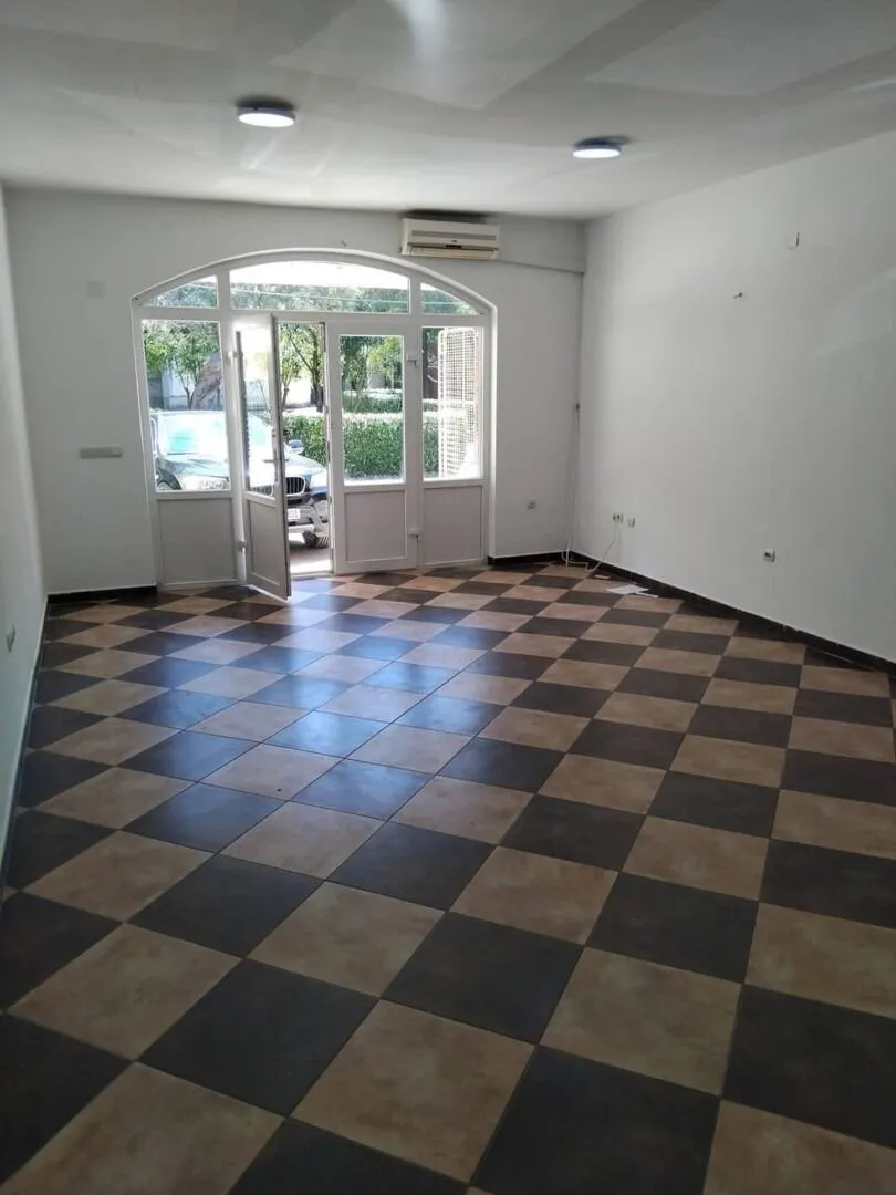 Rent, office space, 40m², Seljanovo, Tivat