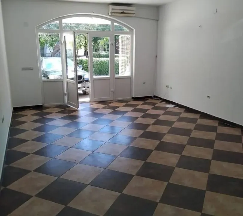 Rent, office space, 40m², Seljanovo, Tivat
