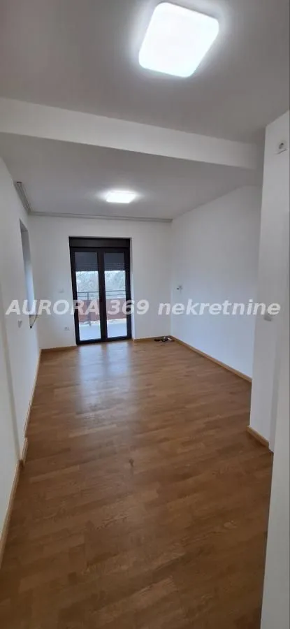 Izdavanje, kuća, 247m², Sremska Kamenica, Petrovaradin