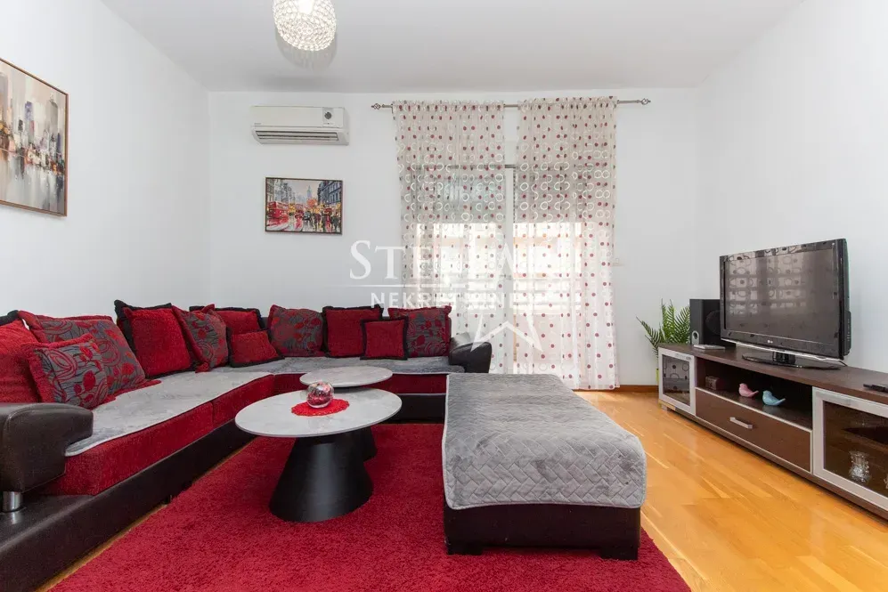 Rent, two bedroom apartment, 74m², City Kvart, Podgorica