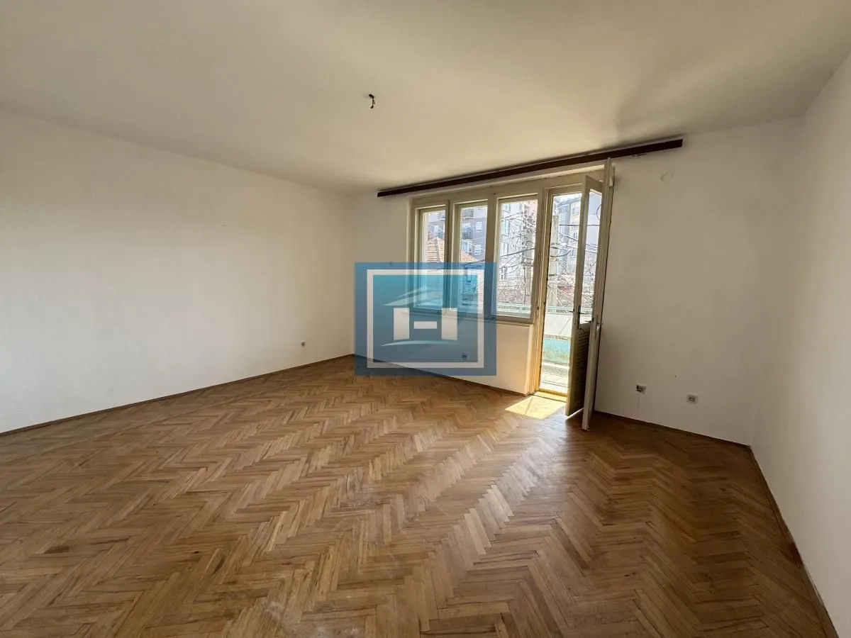 Prodaja, trosoban stan, 77m², Centar, Ćuprija