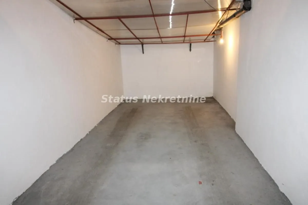 Sale, parking/garage, 18m², Grbavica, Novi Sad Sve Podlokacije