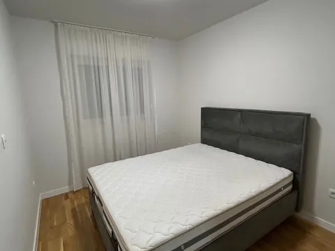 Rent, one bedroom apartment, 45m², Pobrežje, Podgorica - image 9