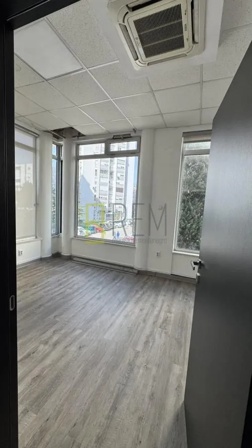 Rent, office space, 120m², Preko Morače, Podgorica