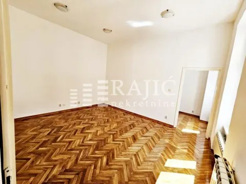 Rent, apartment, 150m², Stari Grad, Beograd - image 12