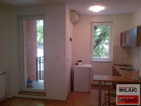 Prodaja, garsonjera, 23m², Socijalno, Novi Sad Sve Podlokacije