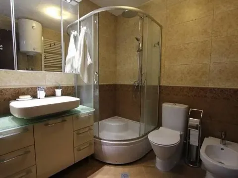 Prodaja, dvosoban stan, 85m², Kotor, Crna Gora - image 18