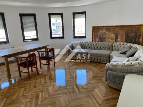 Izdavanje, četvorosoban stan, 100m², Bulevar Evrope, Novi Sad Sve Podlokacije - image 3