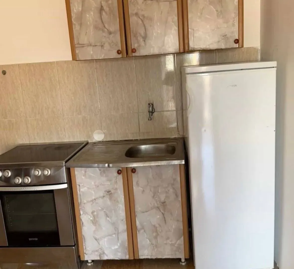 Izdavanje, jednosoban stan, 45m², Drač, Podgorica