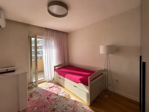 Rent, two bedroom apartment, 108m², Central Point, Podgorica - image 15