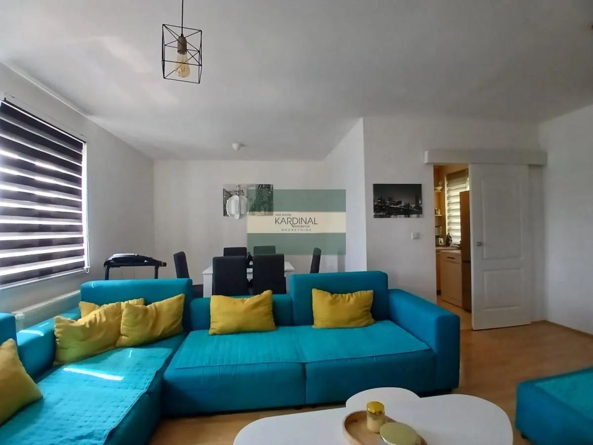 Prodaja, trosoban stan, 79m², Centar, Jagodina