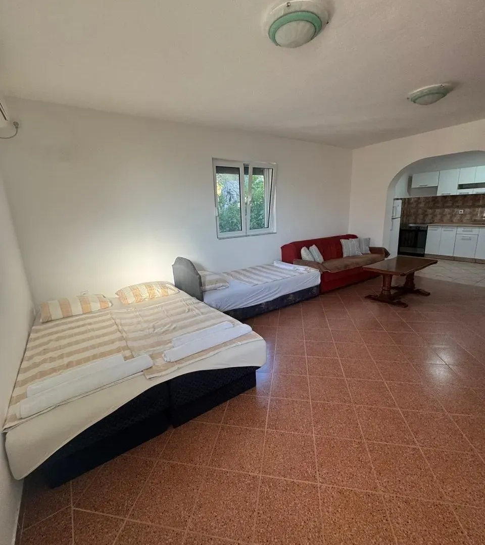 Rent, studio apartment, 40m², Popovići, Bar