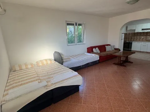 Rent, studio apartment, 40m², Popovići, Bar - image 2