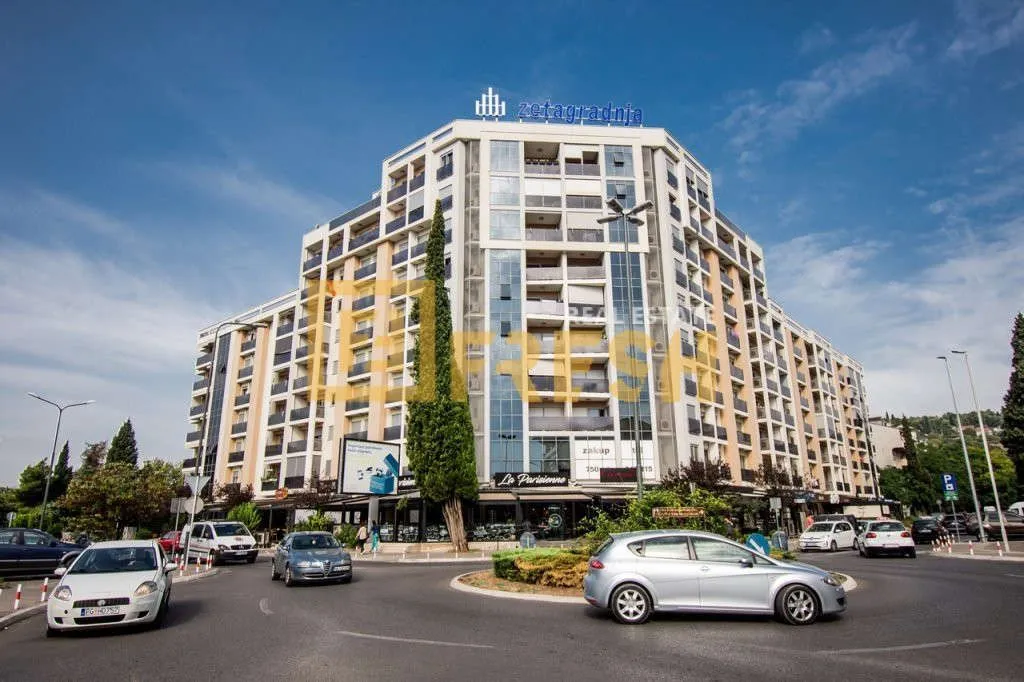 Izdavanje, trosoban stan, 110m², Preko Morače, Podgorica