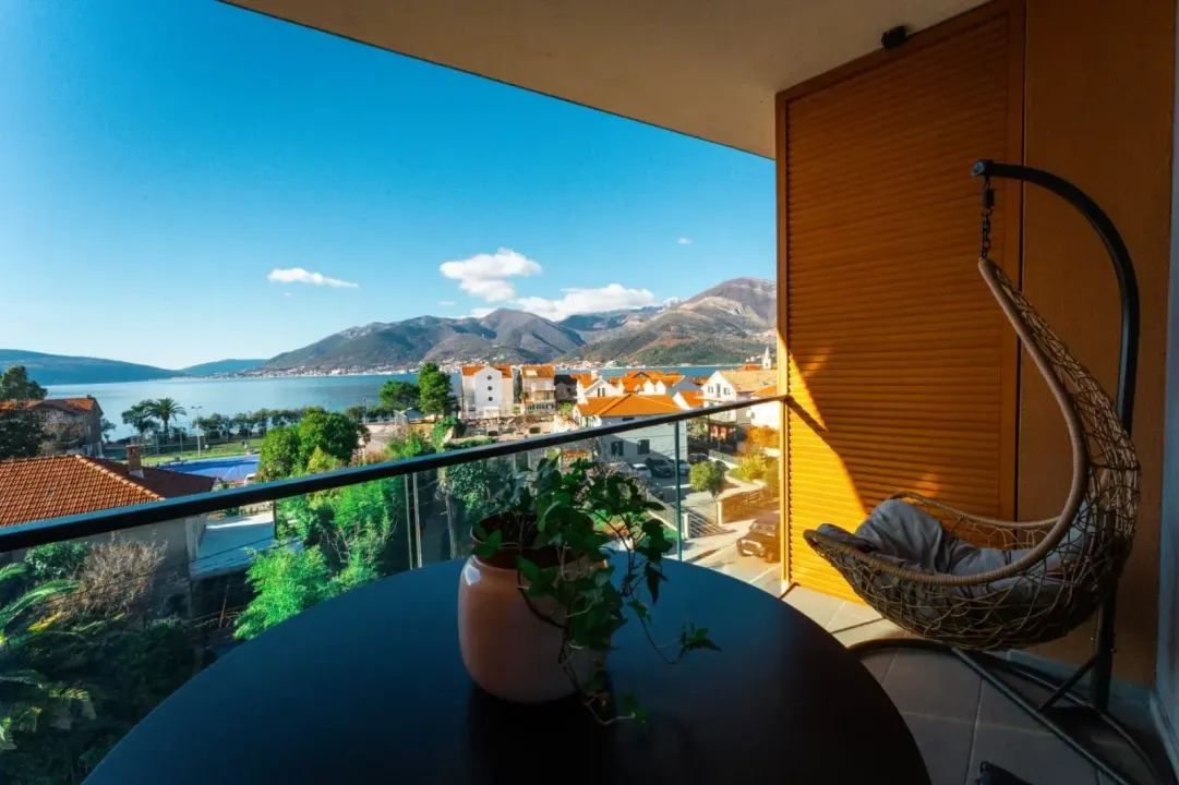 Rent, one bedroom apartment, 48m², Tivat, Crna Gora