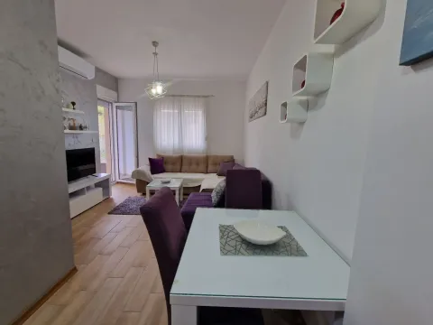 Izdavanje, garsonjera, 30m², Budva, Crna Gora - image 1