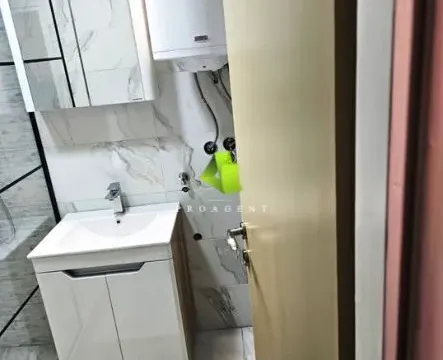 Izdavanje, trosoban stan, 70m², Medijana, Niš - image 9