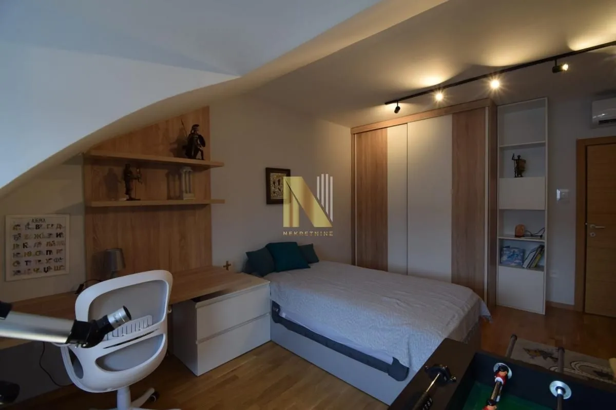 Prodaja, četvorosoban stan, 111m², Nova Detelinara, Novi Sad Sve Podlokacije