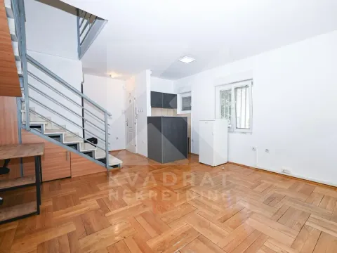 Rent, office space, 65m², Stari Aerodrom, Podgorica - image 1