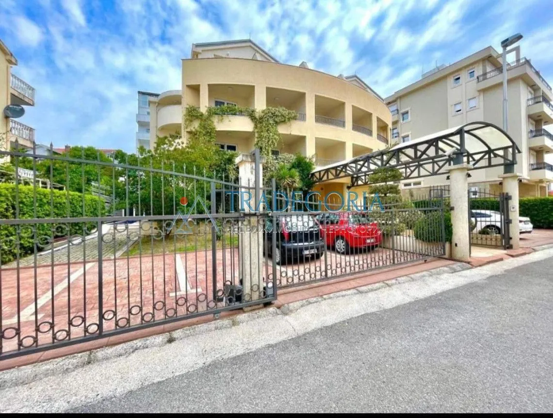 Prodaja, ugostiteljski objekat, 2300m², Budva, Crna Gora