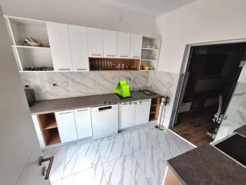 Prodaja, kuća, 293m², Medijana, Niš - image 4