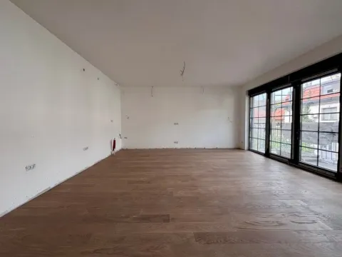 Prodaja, četvorosoban stan, 110m², Vračar Hram, Vračar Sve Podlokacije - image 7