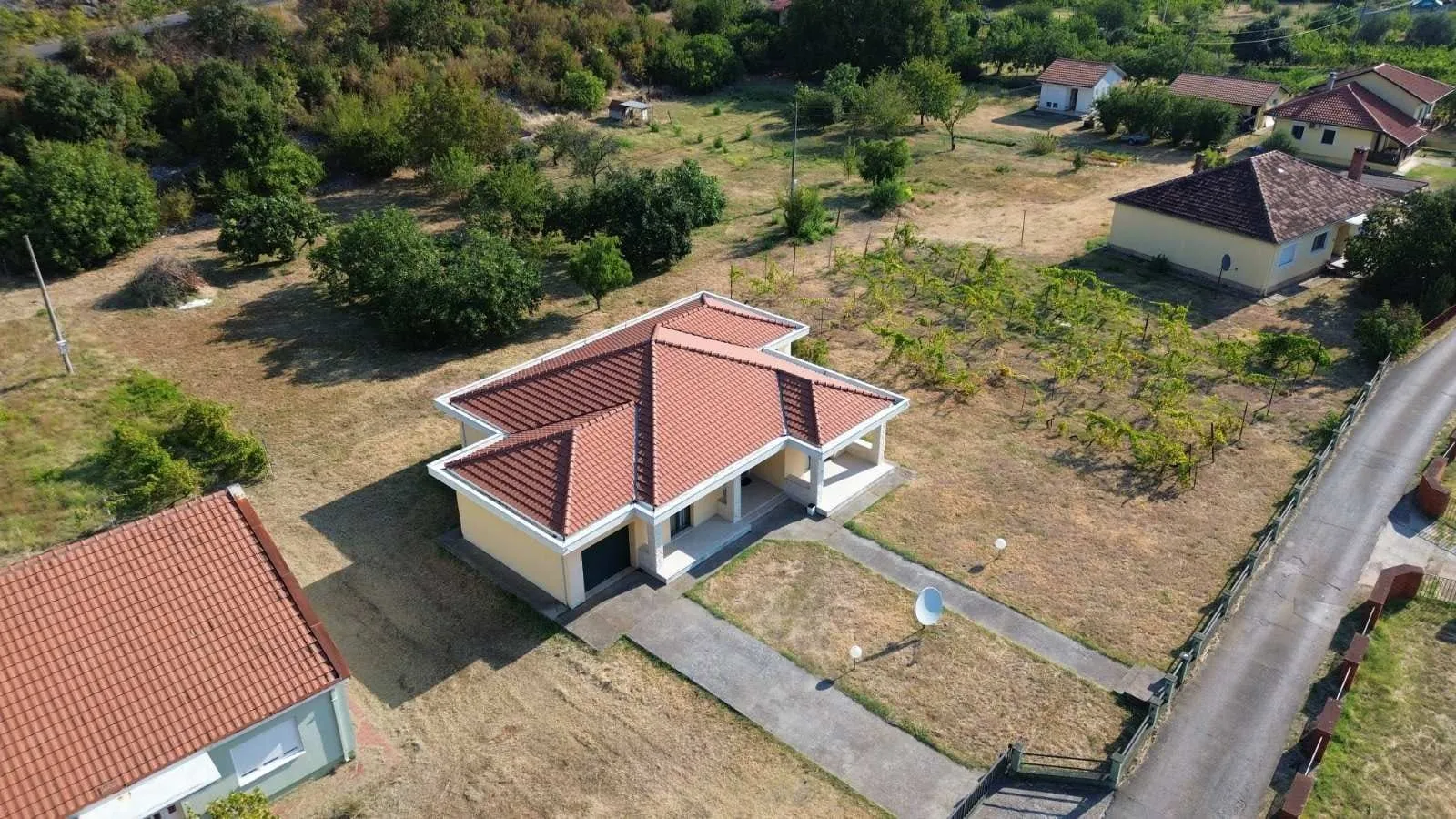Prodaja, kuća, 200m², Podgorica, Crna Gora
