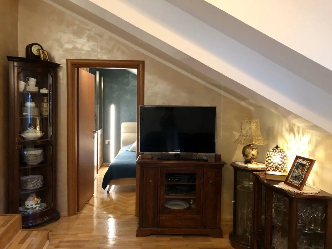 Prodaja, jednosoban stan, 87m², Grad, Kotor