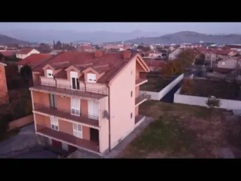 Prodaja, kuća, 485m², Donja Gorica, Podgorica - image 2