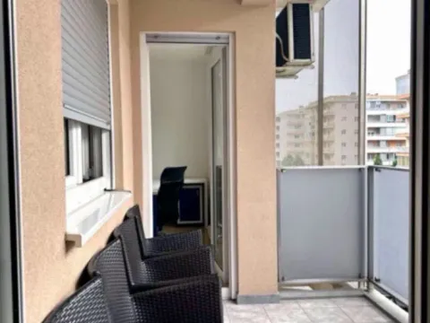 Rent, office space, 75m², City Kvart, Podgorica - image 8