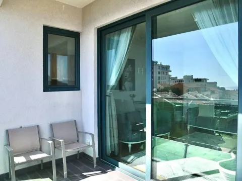 Sale, two bedroom apartment, 72m², Bečići, Budva - image 2