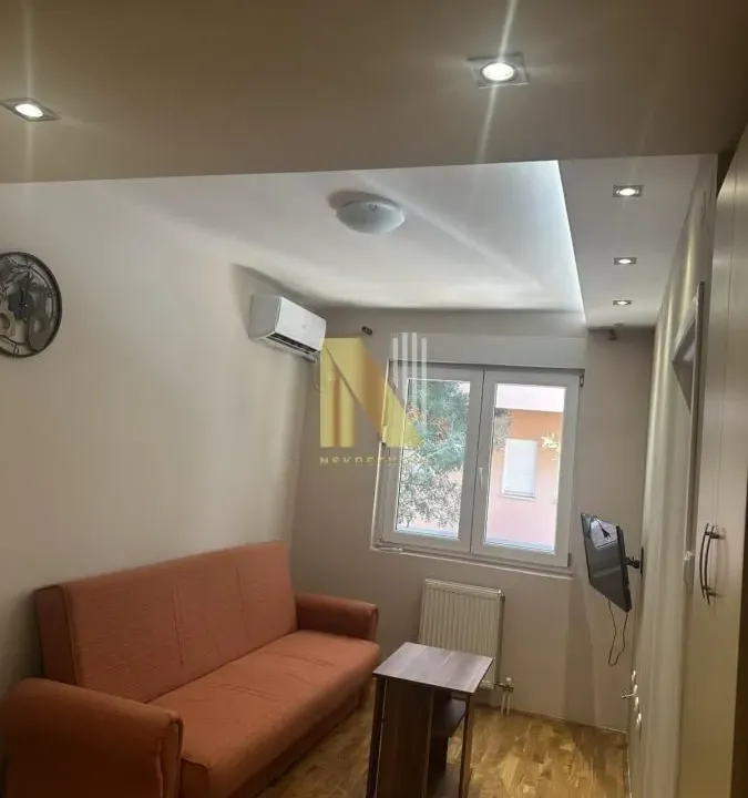 Izdavanje, jednosoban stan, 26m², Bulevar Oslobodjenja, Novi Sad Sve Podlokacije