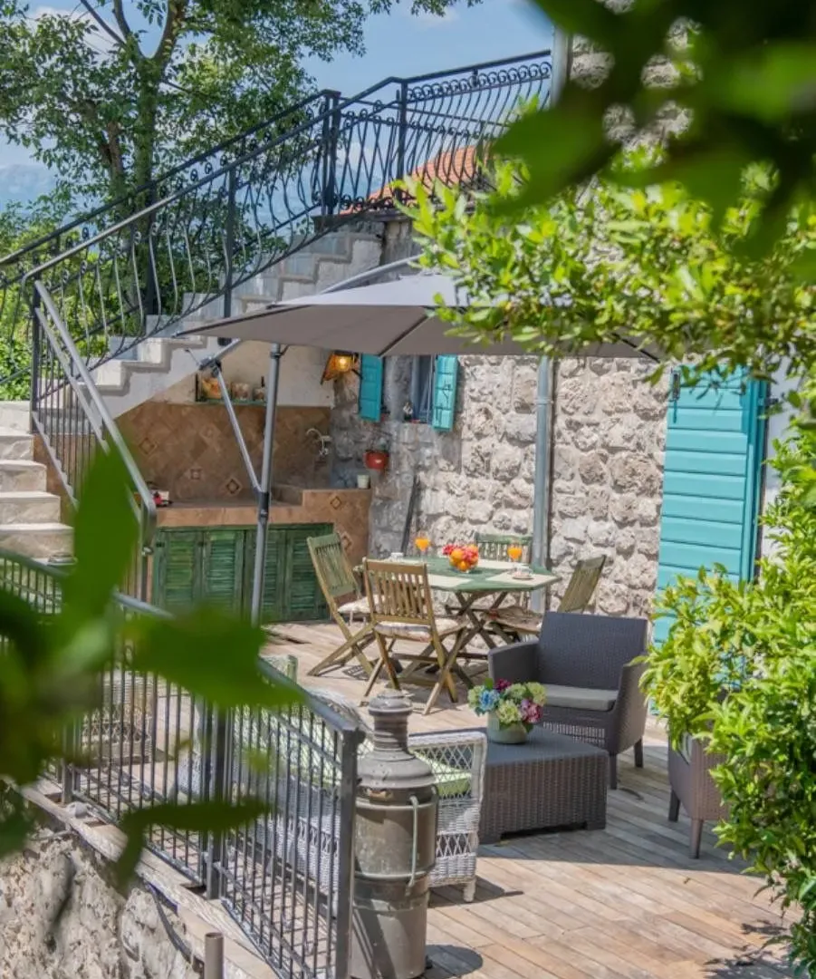 Prodaja, kuća, 200m², Đuraševići, Tivat