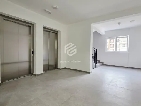 Prodaja, jednosoban stan, 42m², Stari Aerodrom, Podgorica - image 14