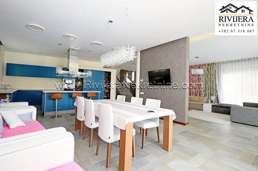 Prodaja, kuća, 285m², Njivice, Herceg Novi