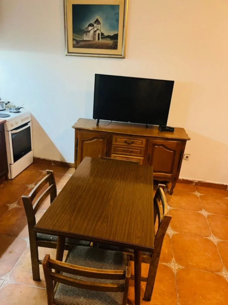 Izdavanje, kuća, 75m², Zagorič, Podgorica