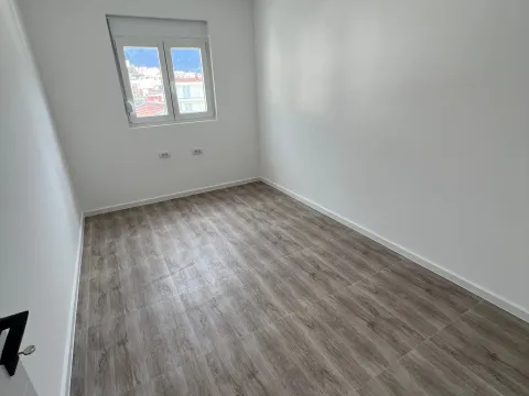 Rent, two bedroom apartment, 60m², Šušanj, Bar - image 5