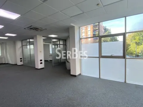 Izdavanje, poslovni prostor, 352m², Bulevar Oslobodjenja, Novi Sad Sve Podlokacije - image 7