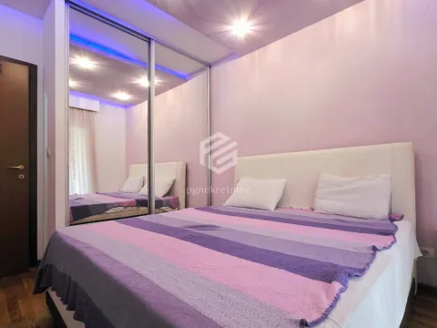 Rent, two bedroom apartment, 75m², City Kvart, Podgorica - image 12