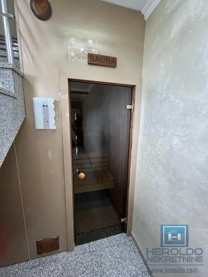 Prodaja, kuća, 302m², Vinorača, Jagodina