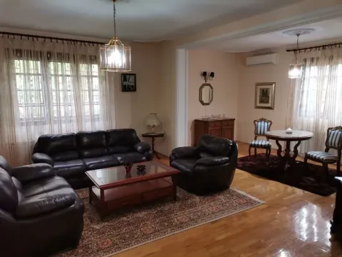 Izdavanje, kuća, 340m², Savski Venac, Beograd - image 2