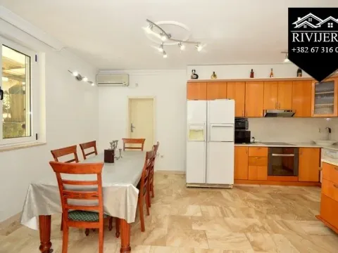 Sale, two bedroom apartment, 100m², Savina, Herceg Novi - image 1