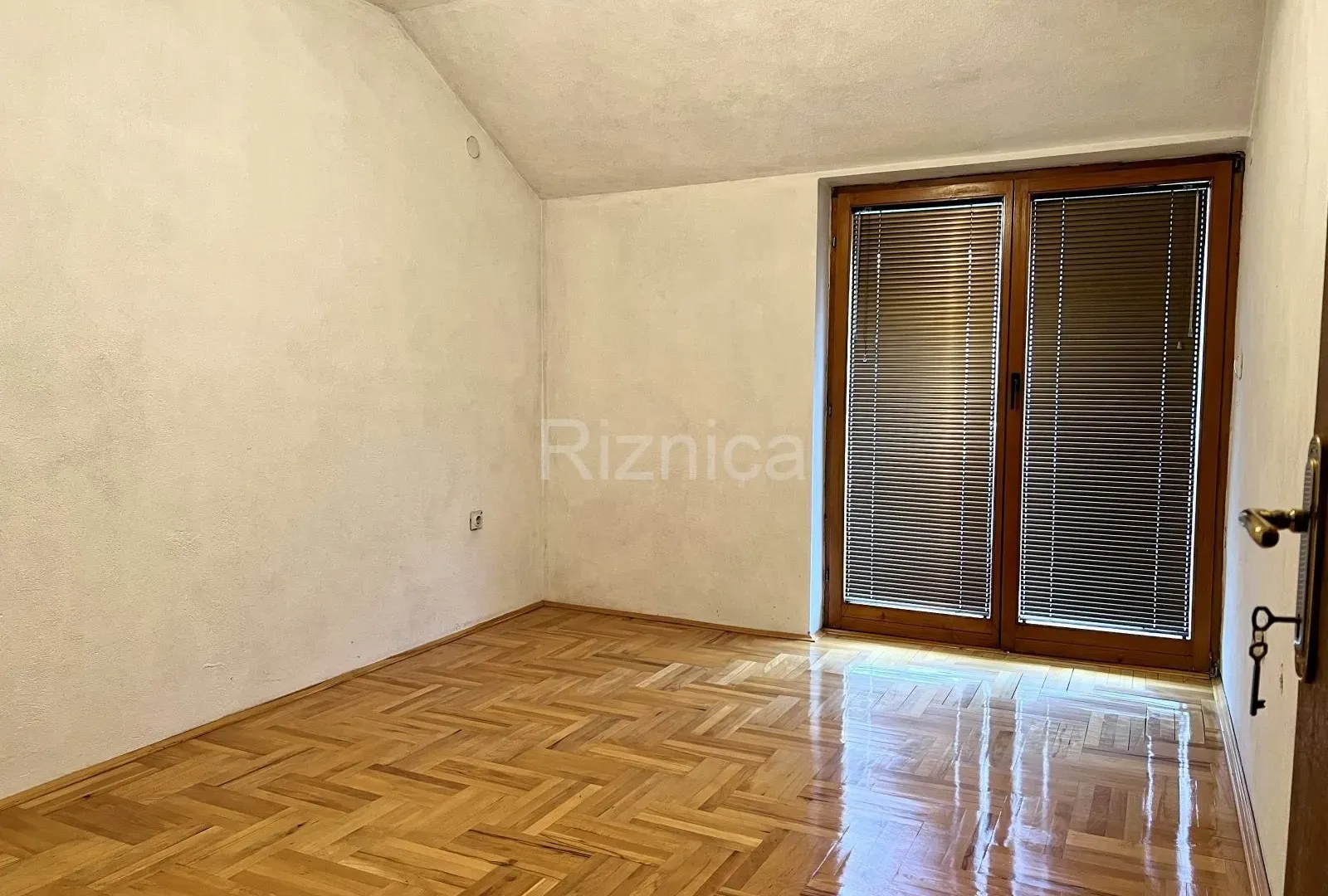 Sale, house, 306m², Niš, Srbija