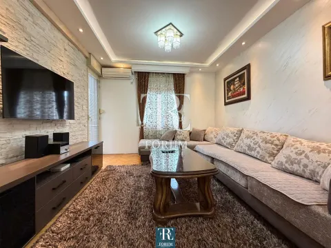 Izdavanje, dvosoban stan, 74m², Ljubović, Podgorica - image 1