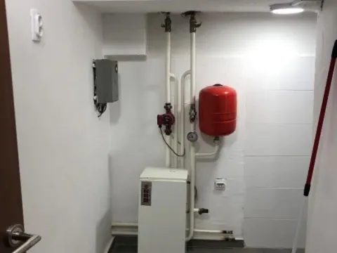 Rent, four bedroom apartment, 87m², Crveni Krst, Beograd - image 18