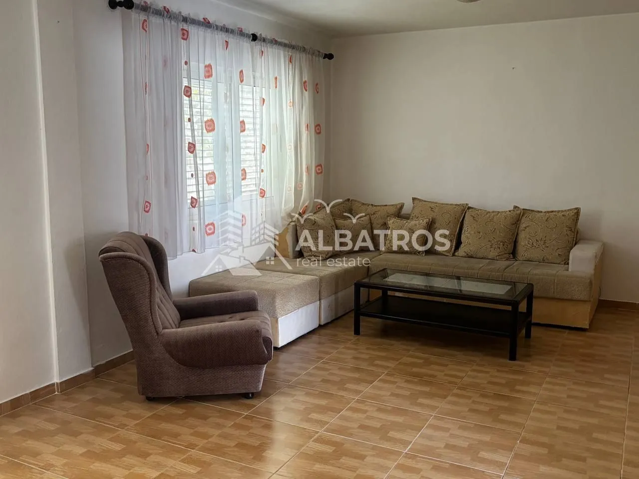 Rent, house, 150m², Polje, Bar