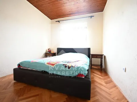 Sale, house, 225m², Tološi, Podgorica - image 6