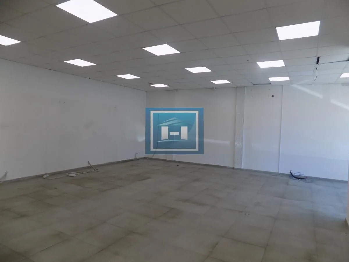 Izdavanje, poslovni prostor, 322m², Paraćin, Srbija