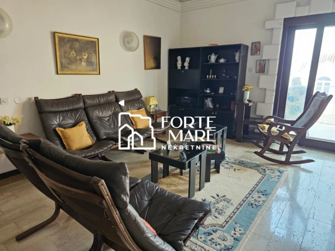 Prodaja, dvosoban stan, 115m², Tivat, Crna Gora